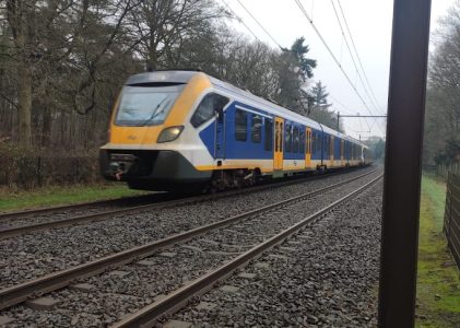 NS wankelend op het goede spoor