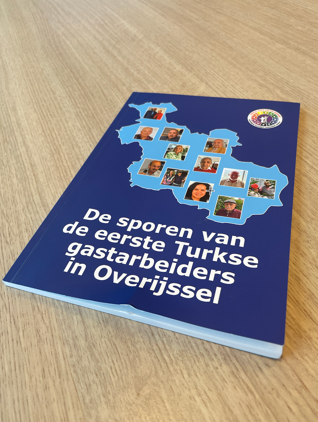 Het boek ‘De sporen van de eerste Turkse gastarbeiders in Overijssel’ gepresenteerd in Zwolle