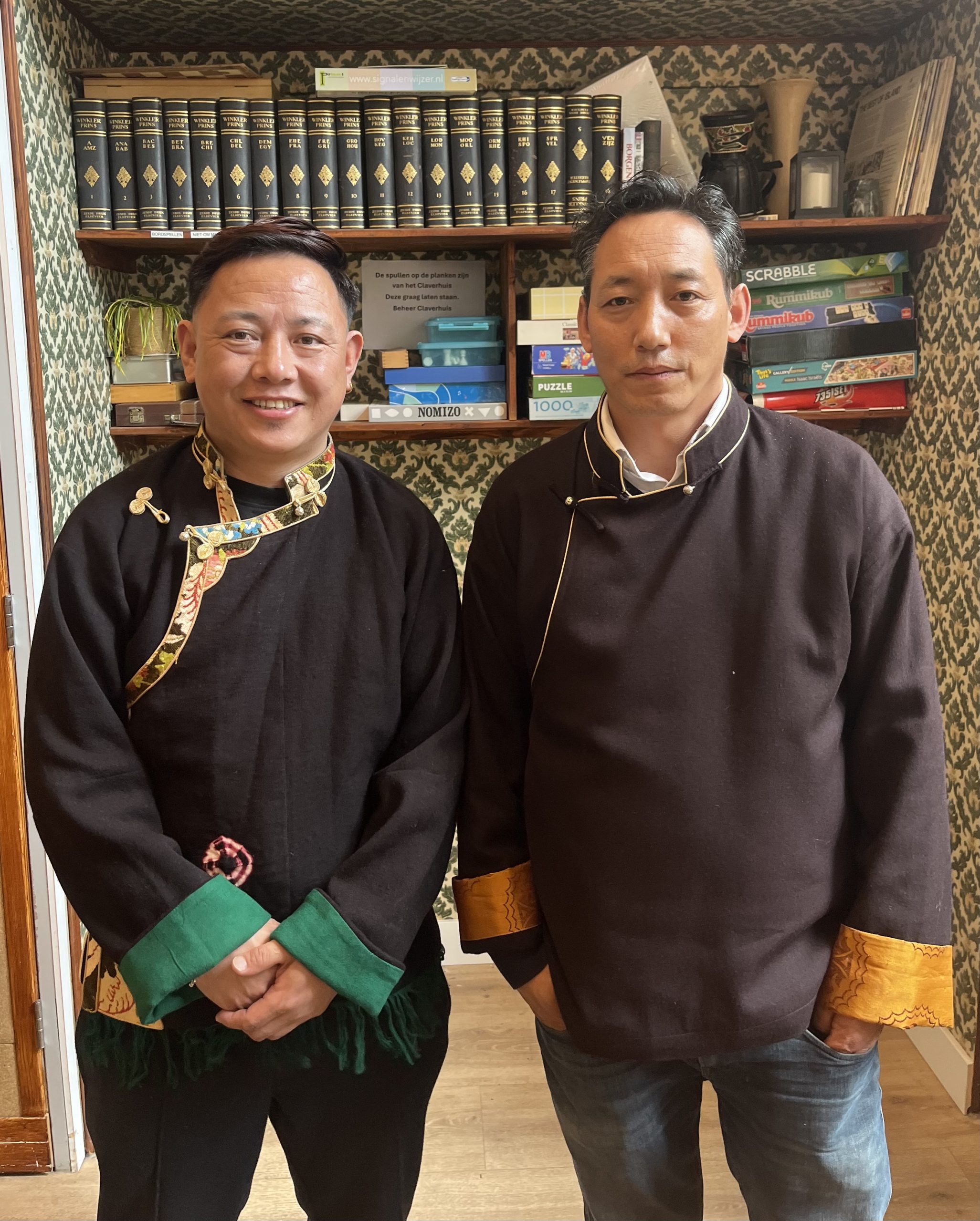 Ngawang Choedan (Links) en Norbu Tsering ( Rechts)