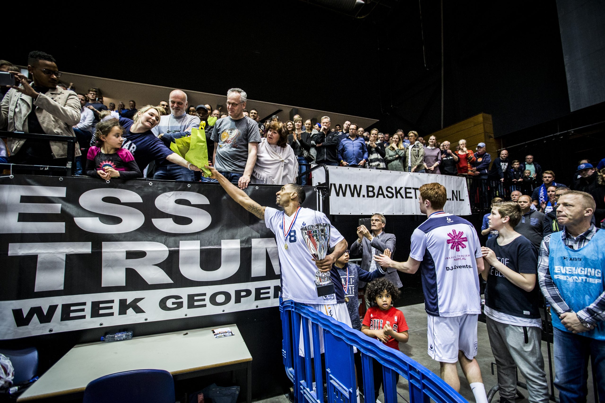 Basketbal club Donar failliet: emotionele impact op de fans