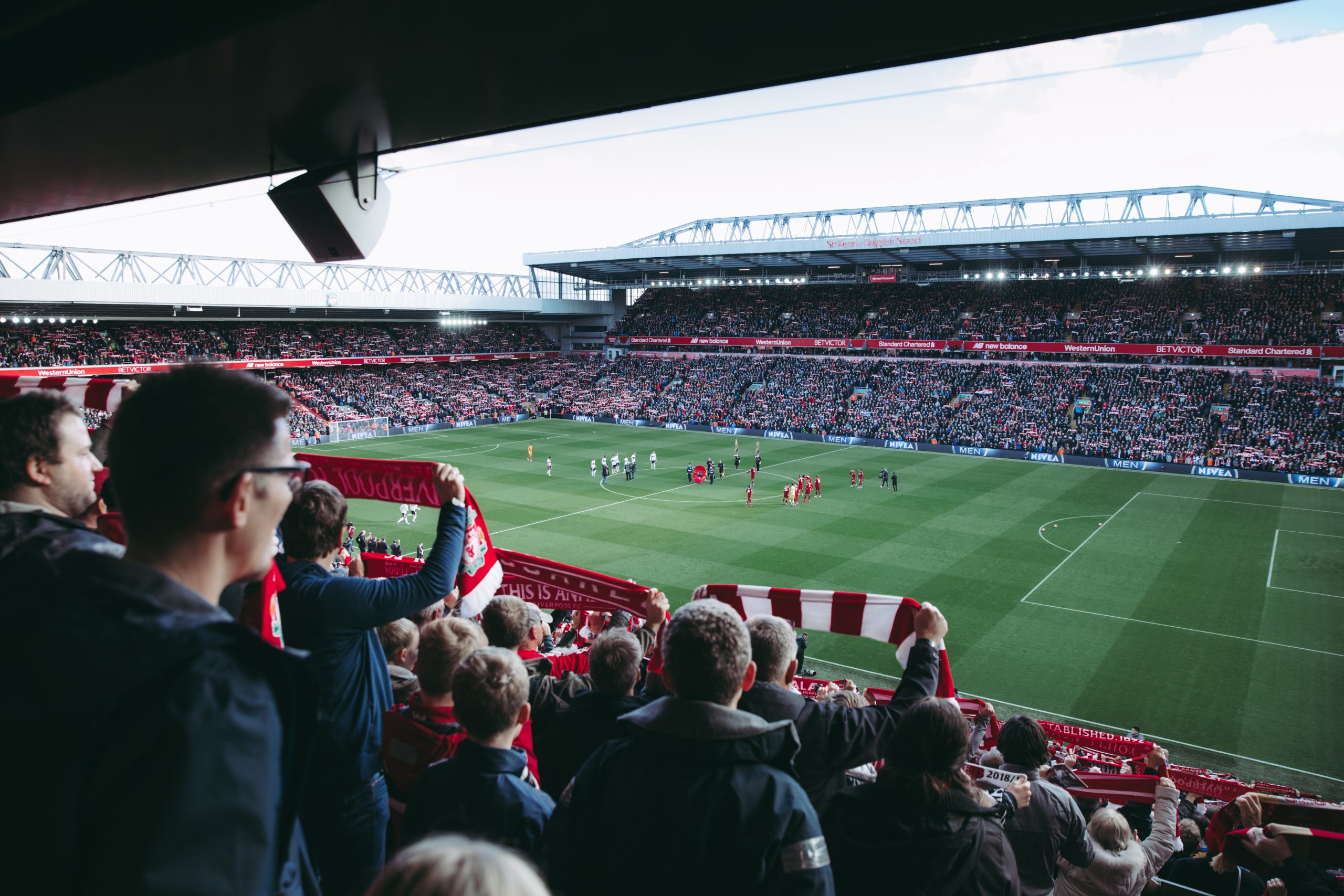 Nieuwe KNVB maatregelen voor voetbalsupporters, wat zijn de gevolgen?