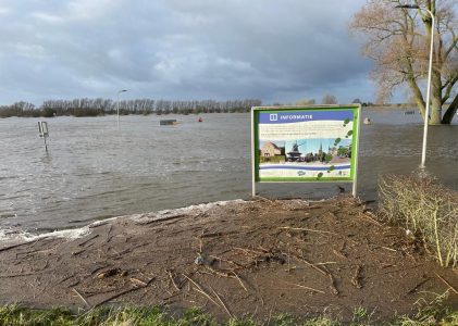 Enorme regenval zorgt voor hoog water in Overijssel