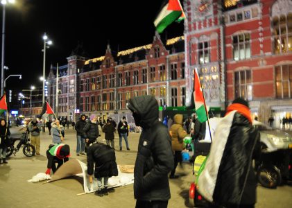 Pro-Palestina Demonstratie bij Amsterdam Centraal