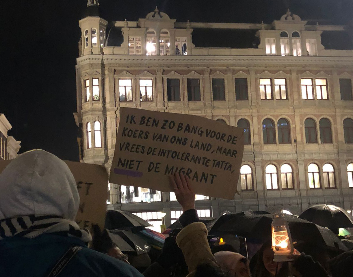 Amsterdammers komen samen op voor solidariteit na verkiezingswinst PVV