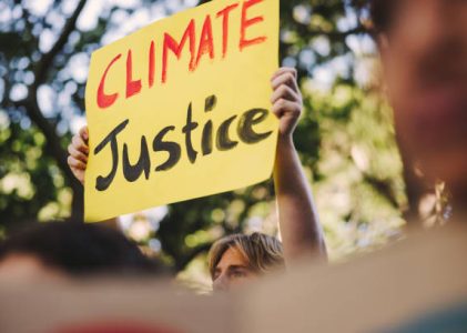 World’s Youth for Climate Justice ontvangt prijs in Vredespaleis