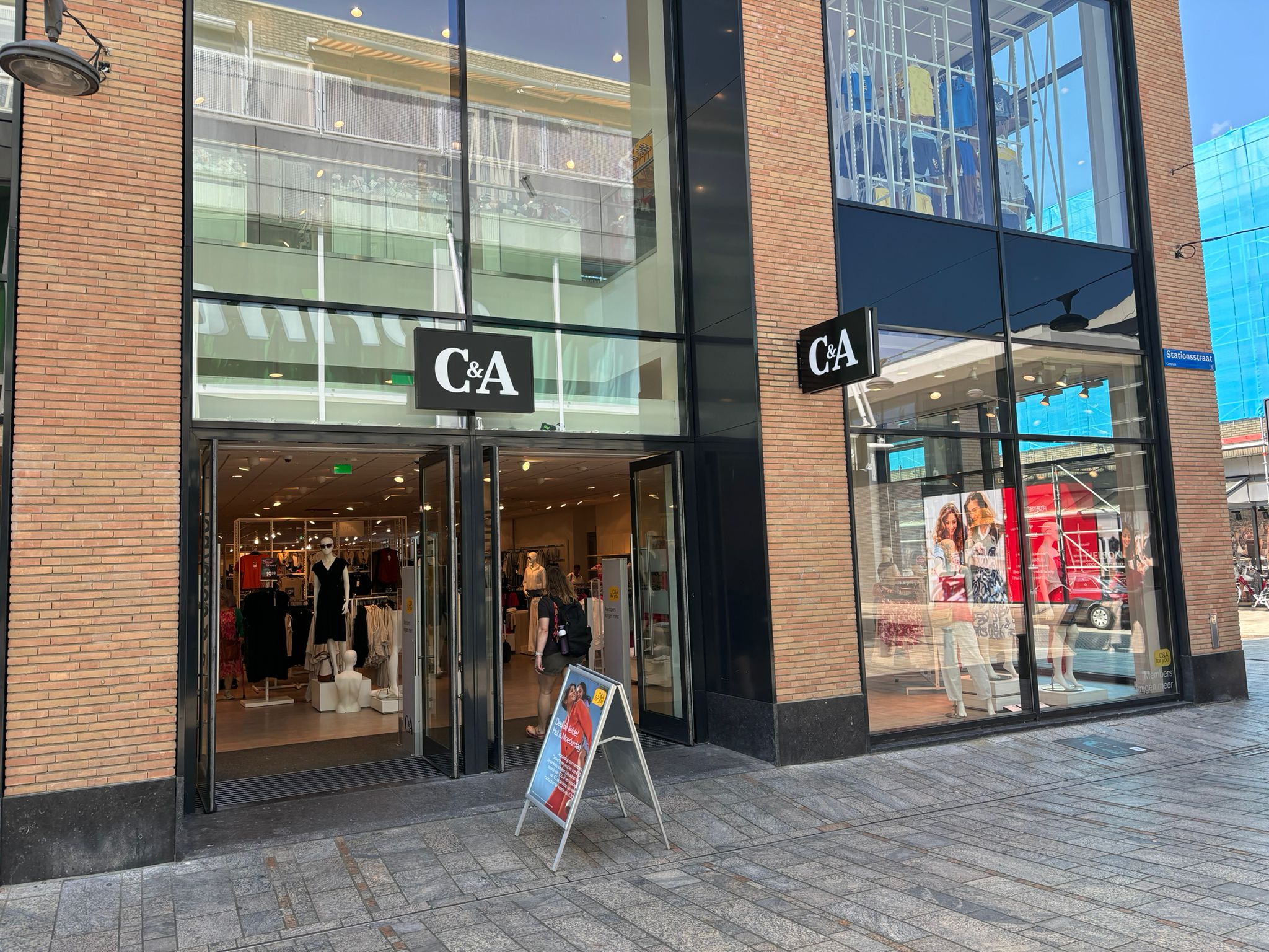 C&A stopt samenwerkingen met online platforms