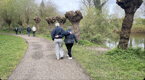 Samen op stap: hoe een wandelgroep het verschil maakt